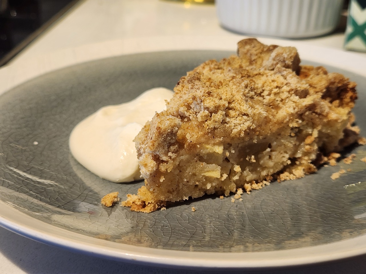 Apple streusel cake