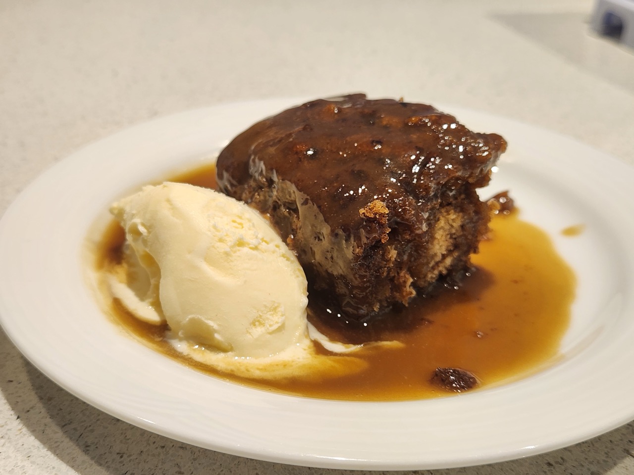 Sticky date pudding